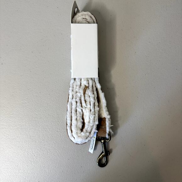 Koolaburra Other - NWT Dog Collar & Leash Medium Koolaburra by Ugg